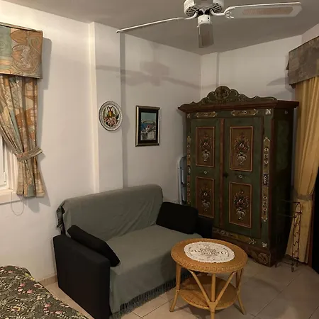 Cozy Studio With Seaview * طوستا ديل سيلونثيو
