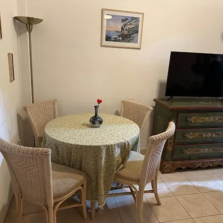 شقة Cozy Studio With Seaview طوستا ديل سيلونثيو