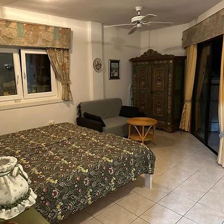 Cozy Studio With Seaview شقة